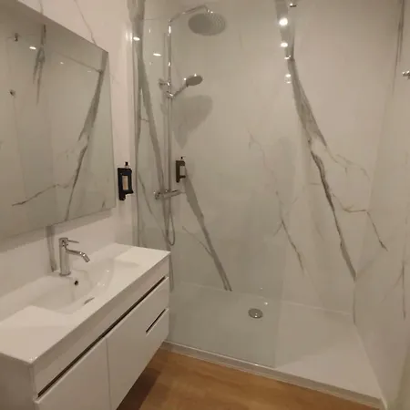 Romantic And Renewed 1 Bedroom In Campolide - 2s Apartament Lizbona