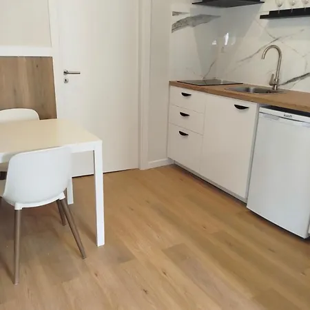 Romantic And Renewed 1 Bedroom In Campolide - 2s